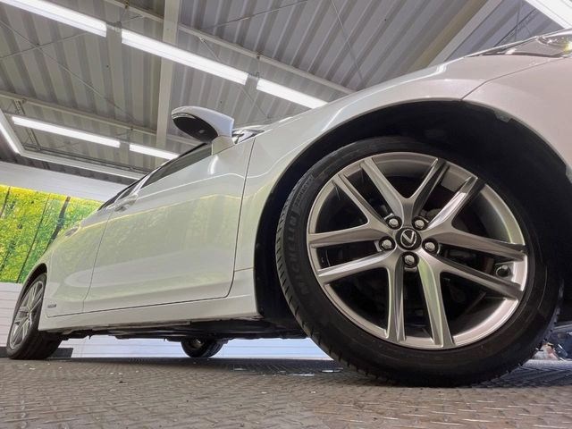 �y����17�C���`�A���~�z�C�[���z�O�ςɃ}�b�`���������A���~�z�C�[���𑕒����Ă���܂��B�e��ЊO�A���~�z�C�[����A�X�^�b�h���X�^�C�����戵�����Ă���܂��B���񂲑��k����������