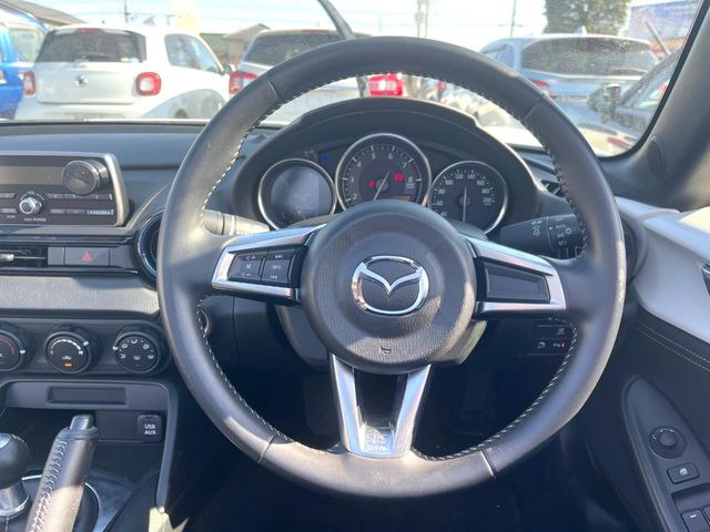 �y�����v�����X�e�A�����O�z�㎿�Ȋv���g�p���邱�ƂŁA��ɂ����������݂ƂĂ��^�]���₷���n���h���ł���