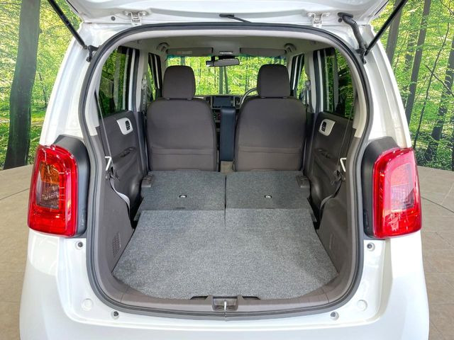 ���i�̂���������ʋ΁A���}���ɏ\���ȉ׎��X�y�[�X���m�ۂ��Ă���܂��B�Z�J���h�V�[�g��|���ƁA�傫�ȉו��̐ύڂ��\�ł���