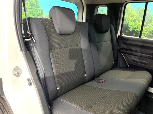 ���i���ȃI���W�i���t���A�}�b�g���I�v�V�����ɂĂ��p�ӂ��Ă���܂��B���D���ȃf�U�C����J���[�����Ԃɍ��킹�đI��ł����������Ƃ��ł��܂���