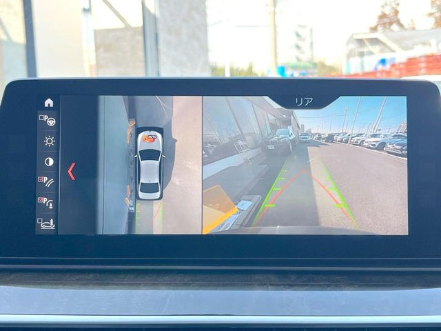 ���p�m���~�b�N�r���[���j�^�[:��p�̃J�����ɂ��A�ォ�猩���낵���悤�Ȏ��_��360�x�N���}�̎��͂��m�F���邱�Ƃ��ł��܂������p�������m�F���₷���A�����ꏊ�ł̐؂�Ԃ��⒓�Ԃ��X���[�Y�ɍs���܂��B