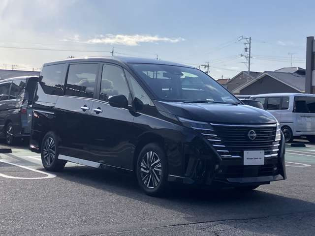 セレナ1.4 e-POWER ハイウェイスターV