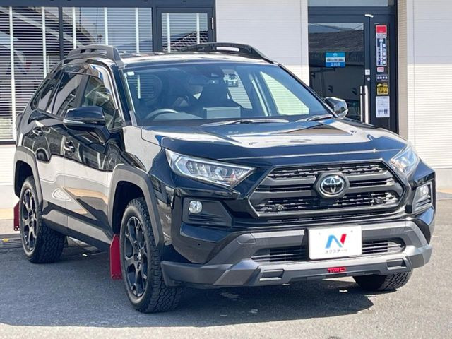 高透明度のガラス皮膜で撥水はもちろん、上質なツヤ・光沢を実現。紫外線や酸性雨から大切な愛車を保護し、色あせ・劣化を防止。「弾スプラッシュコート」、「弾プリミッサコート」からお選びいただけます。