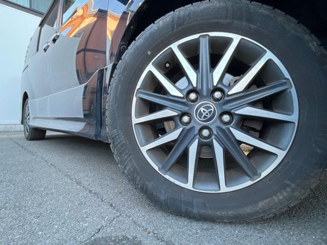 �y����16�C���`�A���~�z�C�[���z�O�ςɃ}�b�`���������A���~�z�C�[���𑕒����Ă���܂��B�e��ЊO�A���~�z�C�[����A�X�^�b�h���X�^�C�����戵�����Ă���܂��B���񂲑��k����������