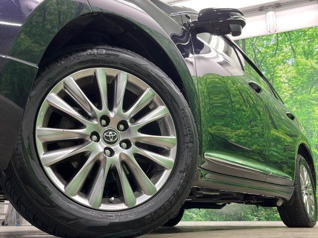 �y����18�C���`�A���~�z�C�[���z�O�ςɃ}�b�`���������A���~�z�C�[���𑕒����Ă���܂��B�e��ЊO�A���~�z�C�[����A�X�^�b�h���X�^�C�����戵�����Ă���܂��B���񂲑��k����������