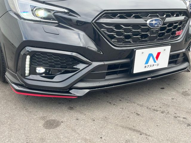 �ySTI�X�G�A���p�b�P�[�W�z�t�����g�E�T�C�h�E���A��STI�̃G�A���œ���B�O�ς̃X�|�[�e�B�[�����ۗ������Ă���邾���łȂ��A�������s���̋�̓o�����X���œK�����Ă���܂��B