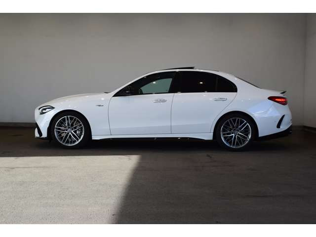 CクラスAMG C43 4マチック (BSG搭載モデル) 4WD
