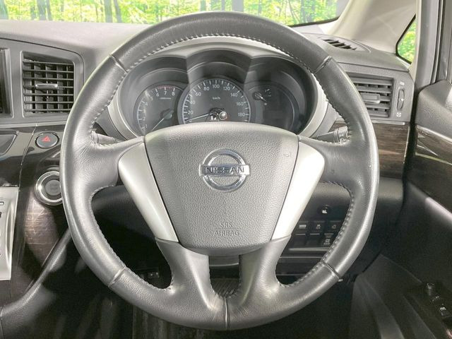 �y�����v�����X�e�A�����O�z�㎿�Ȋv���g�p���邱�ƂŁA��ɂ����������݂ƂĂ��^�]���₷���n���h���ł���