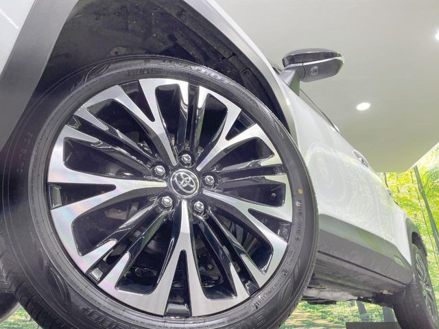 �y����18�C���`�A���~�z�C�[���z�O�ςɃ}�b�`���������A���~�z�C�[���𑕒����Ă���܂��B�e��ЊO�A���~�z�C�[����A�X�^�b�h���X�^�C�����戵�����Ă���܂��B���񂲑��k����������