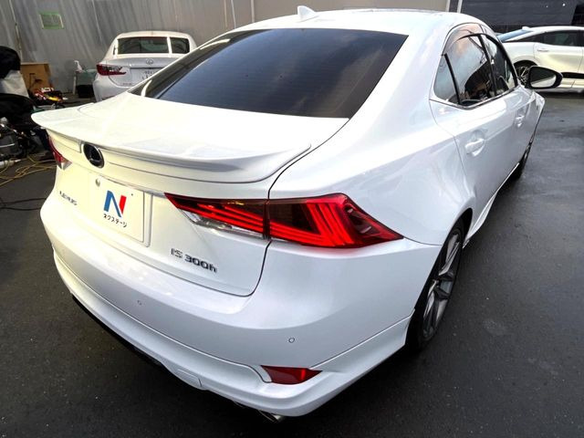 ☆全国のネクステージからお取り寄せが可能※!遠方の店舗に展示してあるクルマが気になる場合も、最寄りの店舗でご覧いただくことが可能です!是非私たちに要望をお聞かせください!※別途費用