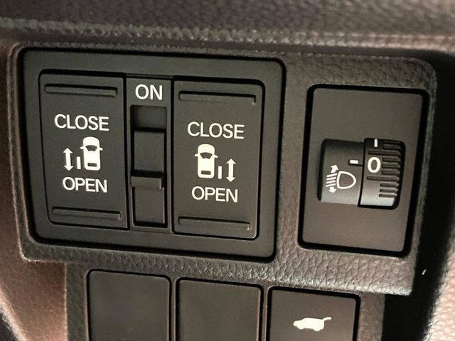 �y�����p���[�X���C�h�h�A�z�X�}�[�g�L�[��^�]�Ȃ̃X�C�b�`�Ō�ȗ����X���C�h�h�A�̊J���\���d��������͂����ăh�A���J����K�v�������A�����Ȃ��q�l�ł��ȒP�ɊJ���߂ł����K�ł���