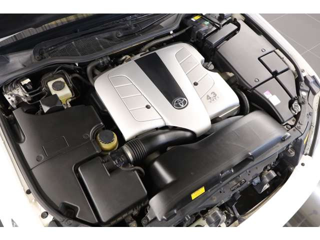 �Z���V�I�̗��j�A���̏W�听�BeR�d�l�E�ŏI���f���́A�ґ�ƐM�������Ɍ��܂Ŗ����グ�������`�ł��BV8���R�z�C�G���W���Ȃ�ł͂̊��炩���ƁA�� �|�I�ȐÂ����B