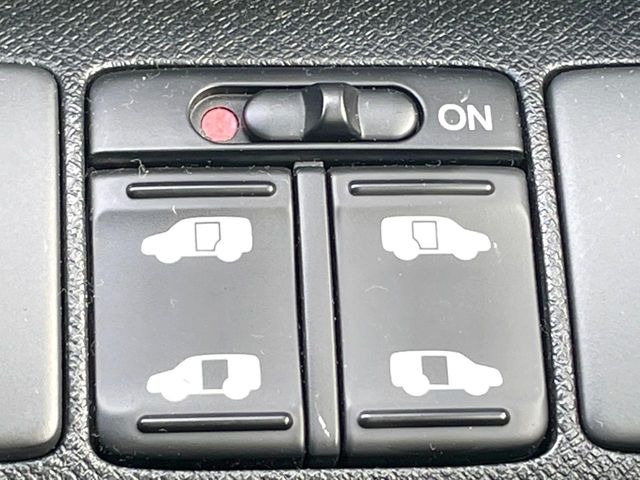 �y�����p���[�X���C�h�h�A�z�X�}�[�g�L�[��^�]�Ȃ̃X�C�b�`�Ō�ȗ����X���C�h�h�A�̊J���\���d��������͂����ăh�A���J����K�v�������A�����Ȃ��q�l�ł��ȒP�ɊJ���߂ł����K�ł���