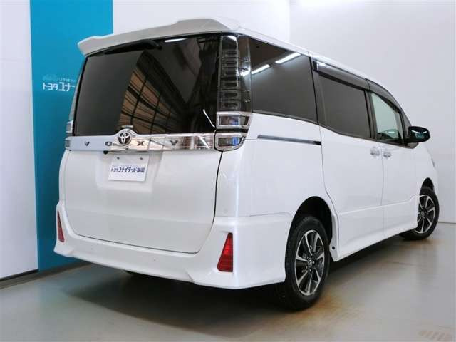 ヴォクシー2.0 ZS 煌III 4WD