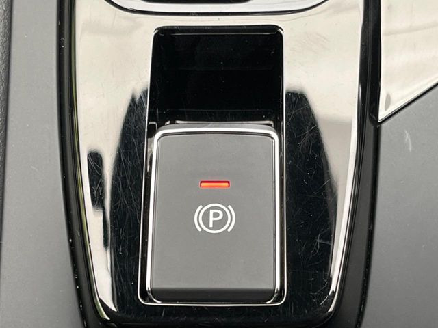 �y�I�[�g�u���[�L�z�[���h�z�M���҂���a�؂Œ�Ԏ��Ƀu���[�L���瑫�𗣂��Ă��A��~��Ԃ�ێ����Ă���܂��B�O�i����Ƃ��̓A�N�Z���𓥂߂Ύ����ŉ��������̂ň��S��X���^�]���y�ɂȂ�܂���