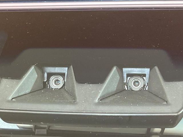 �y�X�}�[�g�A�V�X�g�z���s���ɑO���̎ԗ�����F�����A�Փ˂������Ȏ��͌x��ƃu���[�L�ŏՓˉ���Ɣ�Q�y�����A�V�X�g�B�����S�Ƀh���C�u�����y���݂��������܂��B