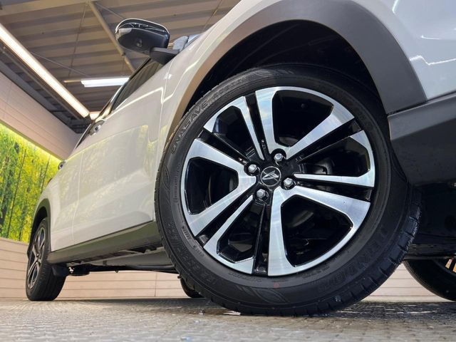 �y����17�C���`�A���~�z�C�[���z�O�ςɃ}�b�`���������A���~�z�C�[���𑕒����Ă���܂��B�e��ЊO�A���~�z�C�[����A�X�^�b�h���X�^�C�����戵�����Ă���܂��B���񂲑��k����������