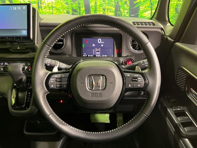 �y�����v�����X�e�A�����O�z�㎿�Ȋv���g�p���邱�ƂŁA��ɂ����������݂ƂĂ��^�]���₷���n���h���ł���