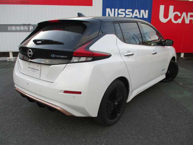 リーフe+ X 90周年記念車