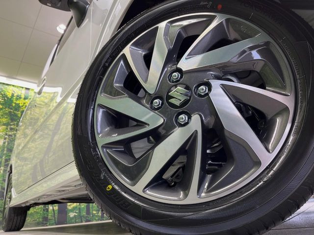 �y����15�C���`�A���~�z�C�[���z�O�ςɃ}�b�`���������A���~�z�C�[���𑕒����Ă���܂��B�e��ЊO�A���~�z�C�[����A�X�^�b�h���X�^�C�����戵�����Ă���܂��B���񂲑��k����������