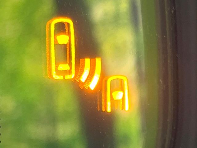 �y�u���C���h�X�|�b�g���j�^�[�z���s���A�h�A�~���[�̎��p�ɂȂ�₷���ӏ��Ɍ㑱�Ԃ��ڋ߂���ƃT�C�h�~���[�̃����Y�Ɍx����\��!�h���C�o�[�ɒ��ӊ��N�����Ă���܂��B