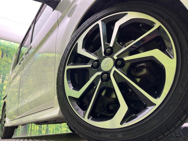 �y�O���[�h��p����16�C���`�A���~�z�C�[���z�f�U�C�����̍��������A���~�z�C�[���𑕒����Ă���܂��B�e��ЊO�A���~�z�C�[����A�X�^�b�h���X�^�C�����戵�����Ă���܂��B���񂲑��k����������