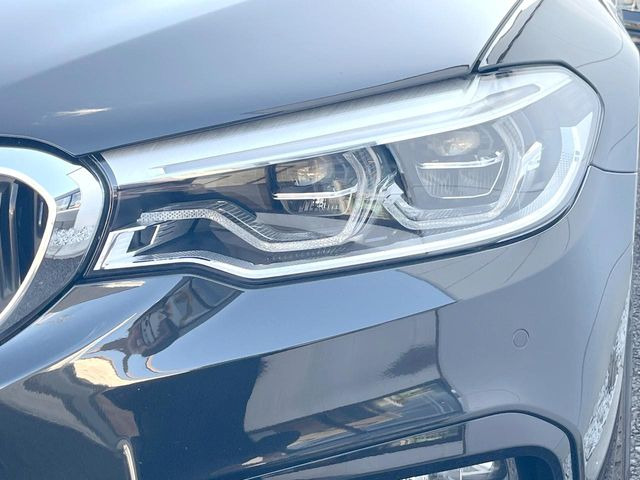 ��LED�w�b�h���C�g:��ԑ��s�����ǍD�Ȏ��E���m�ۂ����S���ĉ^�]�ł��鍂�P�xLED�w�b�h���C�g�𑕔�!�_�����x�������A����d�͂��}�����Ă��܂��B