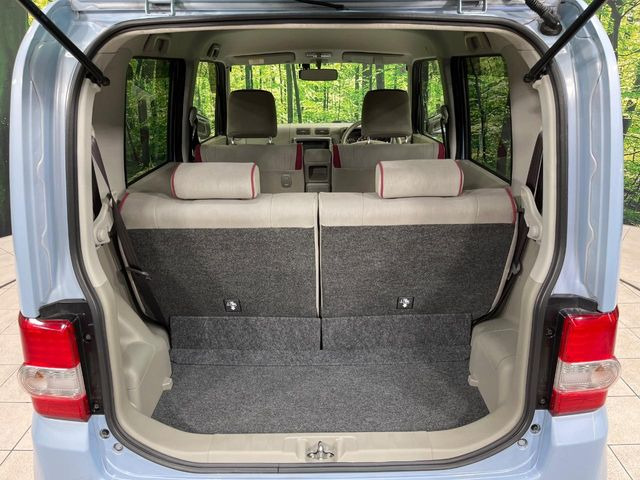 ���i�̂���������ʋ΁A���}���ɏ\���ȉ׎��X�y�[�X���m�ۂ��Ă���܂��B�Z�J���h�V�[�g��|���ƁA�傫�ȉו��̐ύڂ��\�ł���