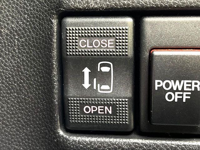 �y�p���[�X���C�h�h�A�z�X�}�[�g�L�[��^�]�Ȃ̃X�C�b�`�ŃX���C�h�h�A�̊J���\���d��������͂����ăh�A���J����K�v�������A���������q�l�ł��A�d���ו��������Ă��鎞�����N�ɊJ���߂ł��܂���