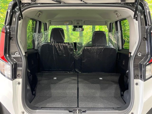 ���i�̂���������ʋ΁A���}���ɏ\���ȉ׎��X�y�[�X���m�ۂ��Ă���܂��B�Z�J���h�V�[�g��|���ƁA�傫�ȉו��̐ύڂ��\�ł���