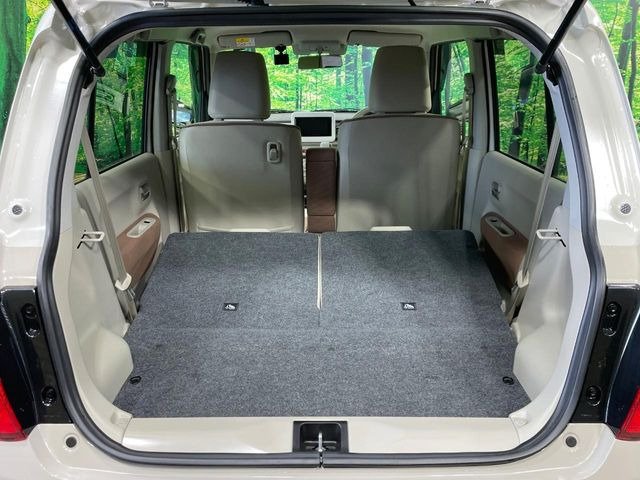 ���i�̂���������ʋ΁A���}���ɏ\���ȉ׎��X�y�[�X���m�ۂ��Ă���܂��B�Z�J���h�V�[�g��|���ƁA�傫�ȉו��̐ύڂ��\�ł���