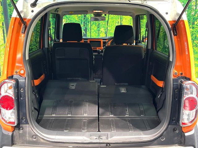 ���i�̂���������ʋ΁A���}���ɏ\���ȉ׎��X�y�[�X���m�ۂ��Ă���܂��B�Z�J���h�V�[�g��|���ƁA�傫�ȉו��̐ύڂ��\�ł���