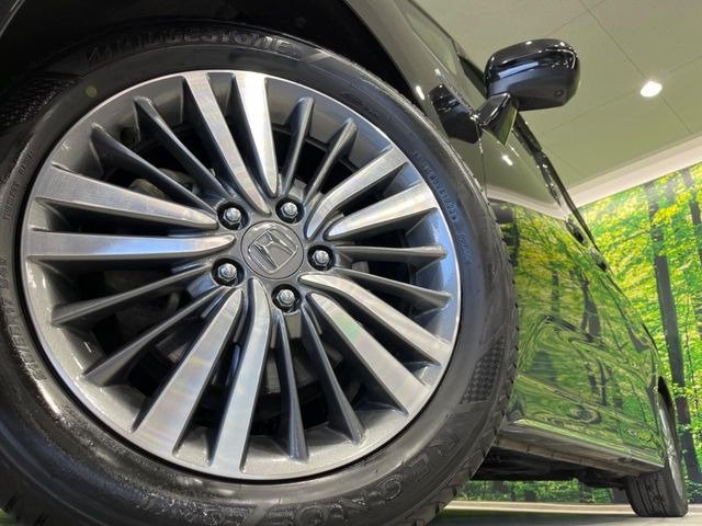 �y����17�C���`�A���~�z�C�[���z�O�ςɃ}�b�`���������A���~�z�C�[���𑕒����Ă���܂��B�e��ЊO�A���~�z�C�[����A�X�^�b�h���X�^�C�����戵�����Ă���܂��B���񂲑��k����������