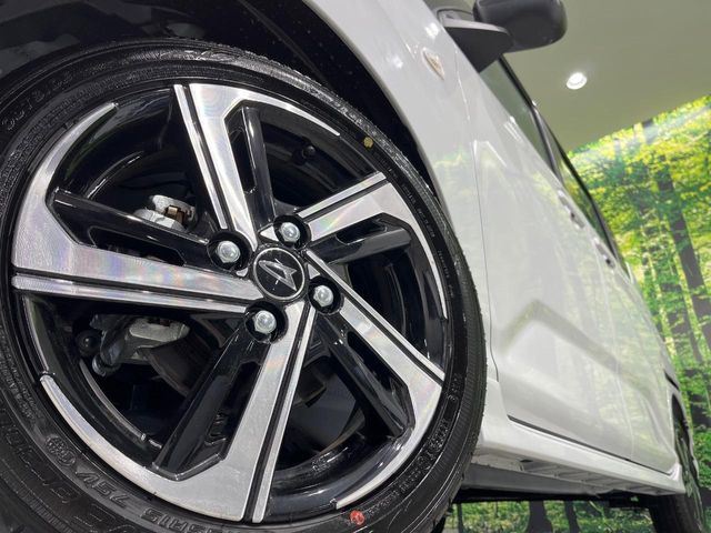 �y����15�C���`�A���~�z�C�[���z�O�ςɃ}�b�`���������A���~�z�C�[���𑕒����Ă���܂��B�e��ЊO�A���~�z�C�[����A�X�^�b�h���X�^�C�����戵�����Ă���܂��B���񂲑��k����������