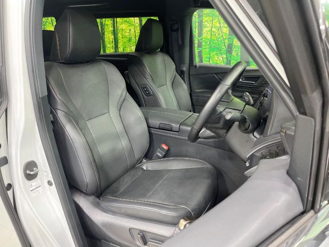 運転席シート廻りは使用感も少なく、良好な状態となっています。丁寧に使われていたことがよくわかりますね。