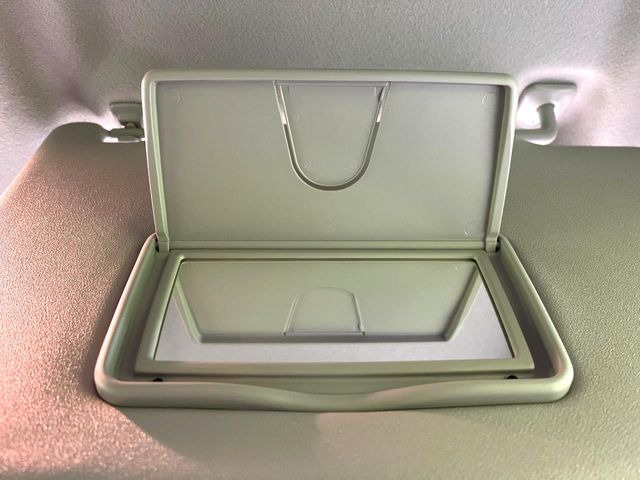 �y�o�j�e�B�~���[�z�T���o�C�U�[���ɐݒu���ꂽ�~���[�Őg�����Ȃ݃`�F�b�N!������Ƃ������C�N�����ɂ����􂵂܂���