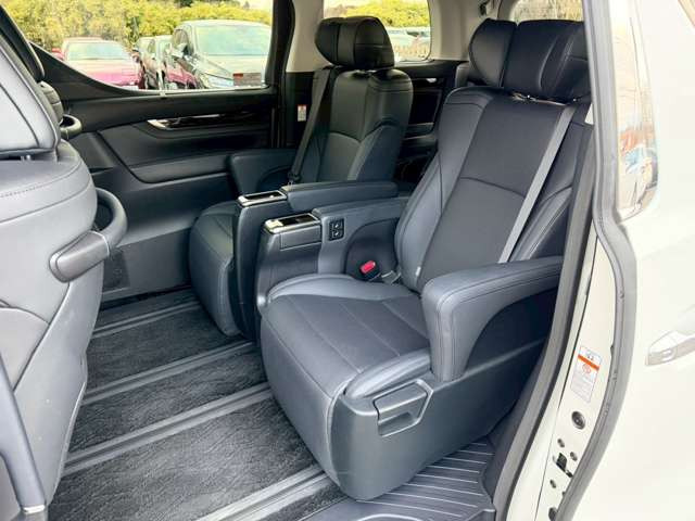 �C�ɂȂ邨�Ԃ�����܂�����E�̓d�b�ԍ����璼�ڂ��X�ɂ��₢���킹���������B�x�����@����ԗ����A��Ԃ܂łȂ�ł������������Ē����܂��B�X�^�b�t�ꓯ���A�����҂����Ă���܂��B