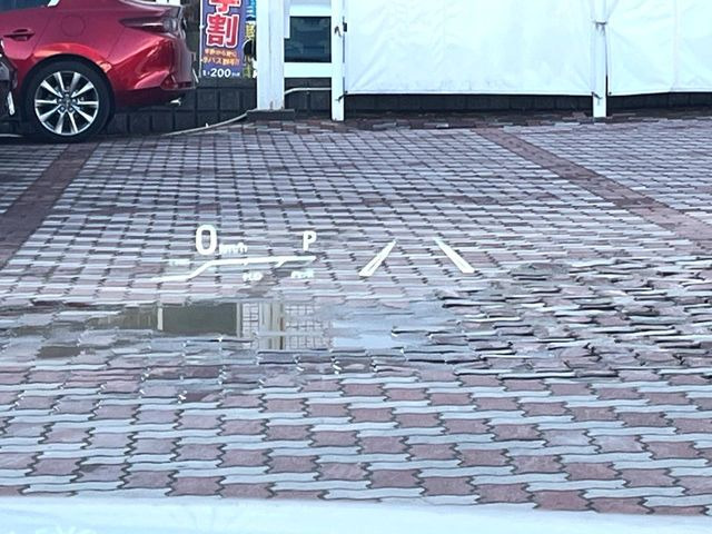 �y�J���[�w�b�h�A�b�v�f�B�X�v���C�z���݂̑��x�⑖�s�����f�W�^���\���ŉ^�]�ȑO���̃K���X�ɓ��e!�J���[�t���Ŏ��F���������A�^�]���ڐ������炳���K�v�ȏ����m�F�ł���̂łƂ��Ă��֗��ň��S!