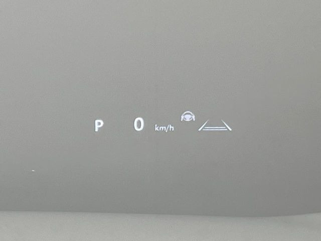 �y�J���[�w�b�h�A�b�v�f�B�X�v���C�z���݂̑��x�⑖�s�����f�W�^���\���ŉ^�]�ȑO���̃K���X�ɓ��e!�J���[�t���Ŏ��F���������A�^�]���ڐ������炳���K�v�ȏ����m�F�ł���̂łƂ��Ă��֗��ň��S!