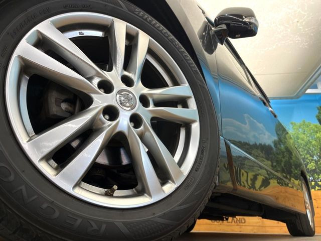 �y����18�C���`�A���~�z�C�[���z�O�ςɃ}�b�`���������A���~�z�C�[���𑕒����Ă���܂��B�e��ЊO�A���~�z�C�[����A�X�^�b�h���X�^�C�����戵�����Ă���܂��B���񂲑��k����������