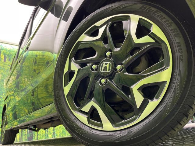 �y�O���[�h��p����15�C���`�A���~�z�C�[���z�f�U�C�����̍��������A���~�z�C�[���𑕒����Ă���܂��B�e��ЊO�A���~�z�C�[����A�X�^�b�h���X�^�C�����戵�����Ă���܂��B���񂲑��k����������