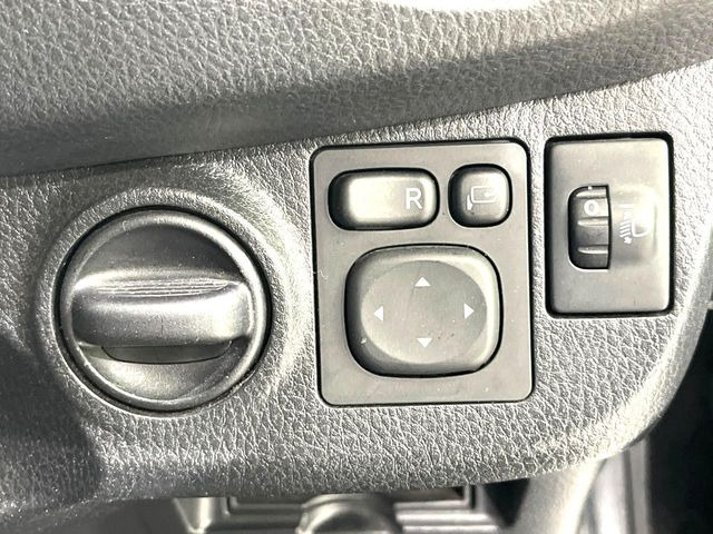 �y�d���i�[�~���[�z�T�C�h�~���[�͓d���i�[���ƂȂ��Ă���A�������ԏ�ł��L�Y�������X�N��}�����܂��B