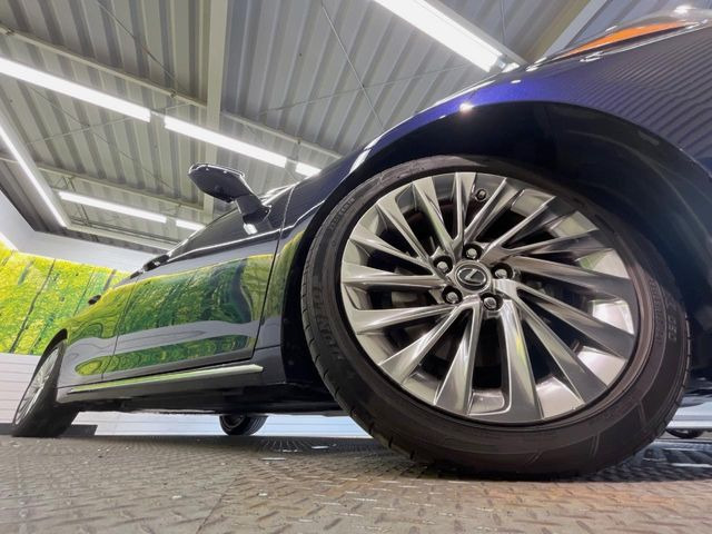 �y����18�C���`�A���~�z�C�[���z�O�ςɃ}�b�`���������A���~�z�C�[���𑕒����Ă���܂��B�e��ЊO�A���~�z�C�[����A�X�^�b�h���X�^�C�����戵�����Ă���܂��B���񂲑��k����������