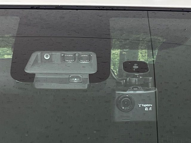 �y�v���N���b�V���Z�[�t�e�B�z�O���̎ԗ��������m���A�Փ˂������Ȏ��͌x��Œ��ӂ𑣂��A�u���[�L�𓥂ޗ͂��T�|�[�g�B�u���[�L�𓥂߂Ȃ������ꍇ�͏Փ˔�Q�y���u���[�L���쓮�A�Փˉ�����T�|�[�g���܂��B