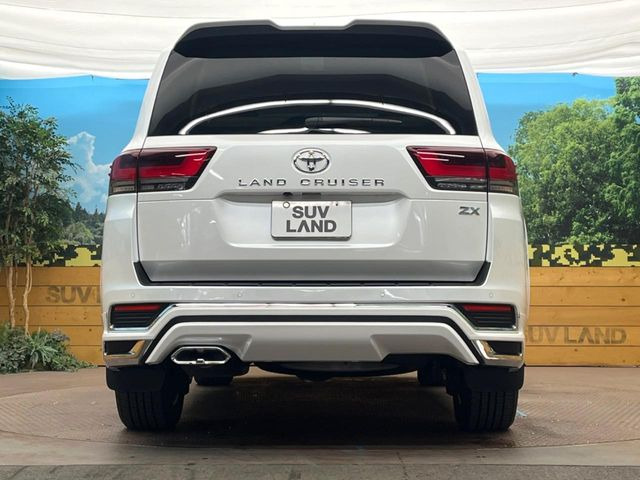 安心の最長10年・走行無制限保証(有償)をご用意。保証内容も充実はもちろん、無料点検&オイル交換や、年中無休の全国・24時間ロードサービスも付帯されておりますのでご安心下さい。