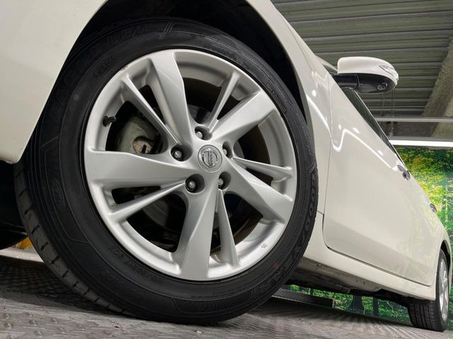 �y���������C���`�A���~�z�C�[���z�O�ςɃ}�b�`���������A���~�z�C�[���𑕒����Ă���܂��B�e��ЊO�A���~�z�C�[����A�X�^�b�h���X�^�C�����戵�����Ă���܂��B���񂲑��k����������