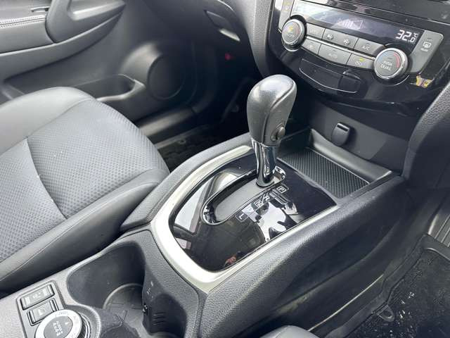 ���i�����ގ��ɑ��삷�郌�o�[�ł��B����̂��₷�����̂ɂȂ��Ă��܂��B���Ј�x�̊����Ă��������B