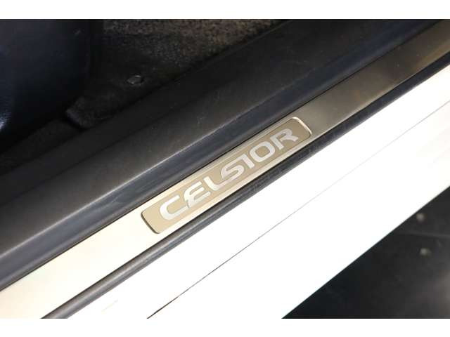 �A�N�Z������ɑ΂��Ēx��Ȃ��A�����������čr�X�����Ȃ�Ȃ����X�|���X�B��]�����オ���Ă������咣�������邱�ƂȂ��A�����܂Ŋ��炩�ɁA�Â��ɁA�͋����ԑ̂�O�ւƉ����o���܂��B