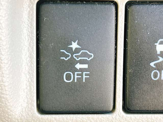 �y�Փˌy�����u�z���s���ɑO���̎ԗ�����F�����A�Փ˂������Ȏ��͌x��ƃu���[�L�ŏՓˉ���Ɣ�Q�y�����A�V�X�g�B�����S�Ƀh���C�u�����y���݂��������܂��B