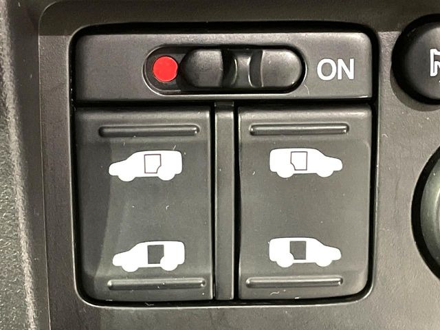 �y�����p���[�X���C�h�h�A�z�X�}�[�g�L�[��^�]�Ȃ̃X�C�b�`�Ō�ȗ����X���C�h�h�A�̊J���\���d��������͂����ăh�A���J����K�v�������A�����Ȃ��q�l�ł��ȒP�ɊJ���߂ł����K�ł���